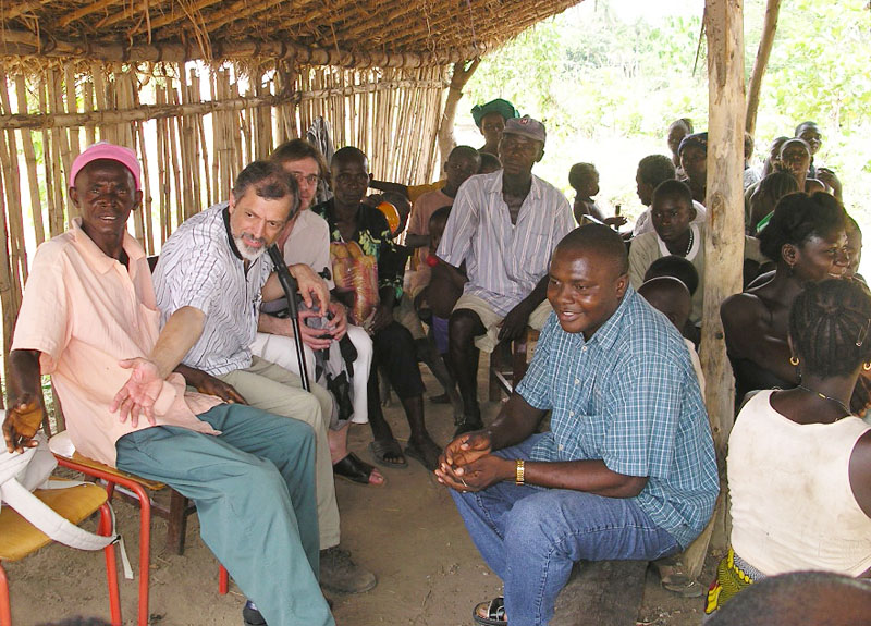 Visita a un campo de amputados