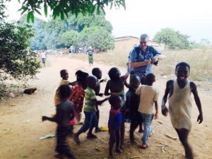 Jordi, siempre rodeado de niños...