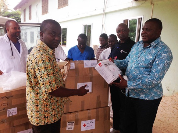 Material de barrera para el personal del hospital / 02