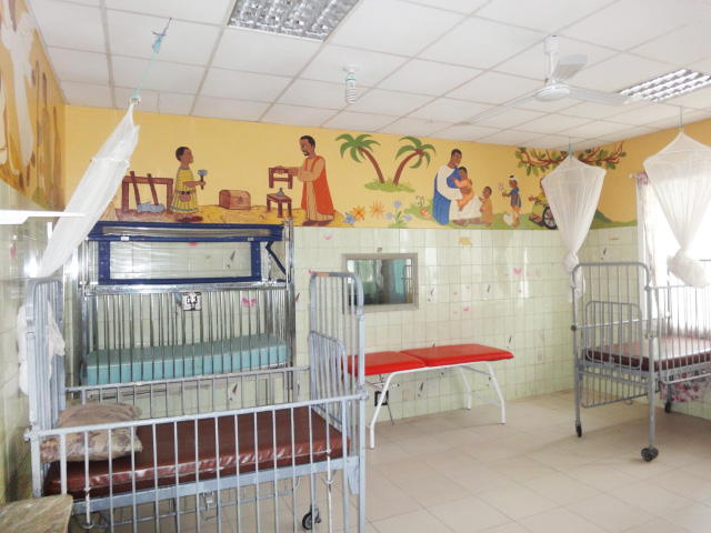Monrovia: reapertura del Servicio de Pediatria