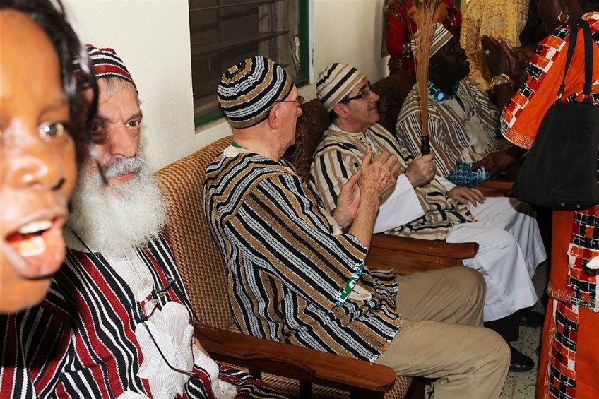 Ceremonia de entronización por vía tradicional