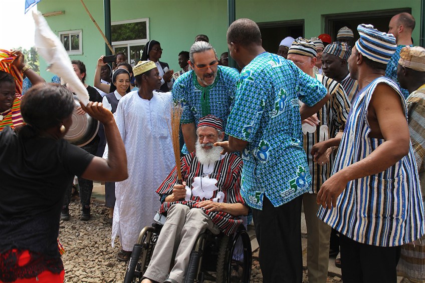 Ceremonia de entronización por vía tradicional