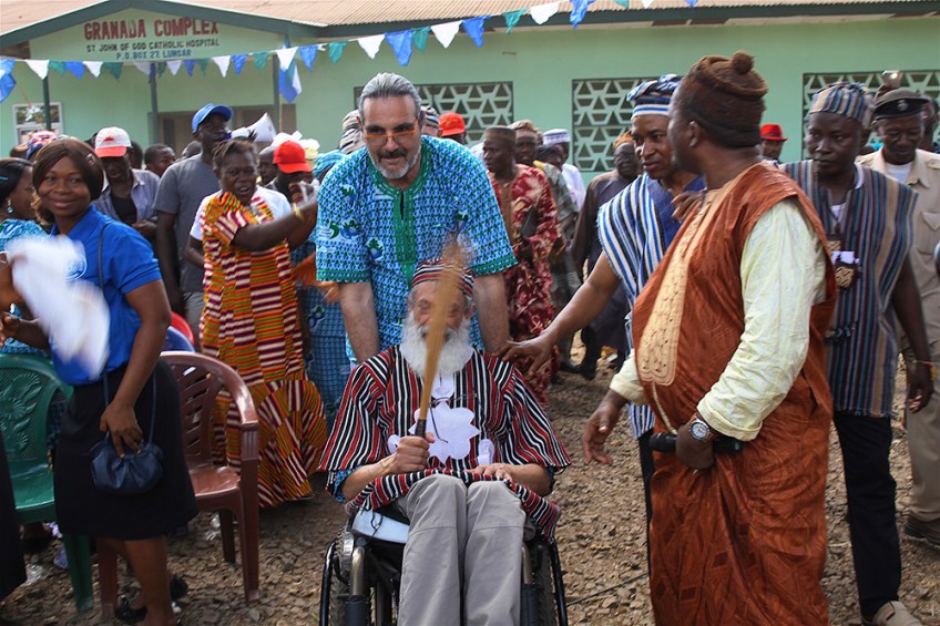 Ceremonia de entronización por vía tradicional