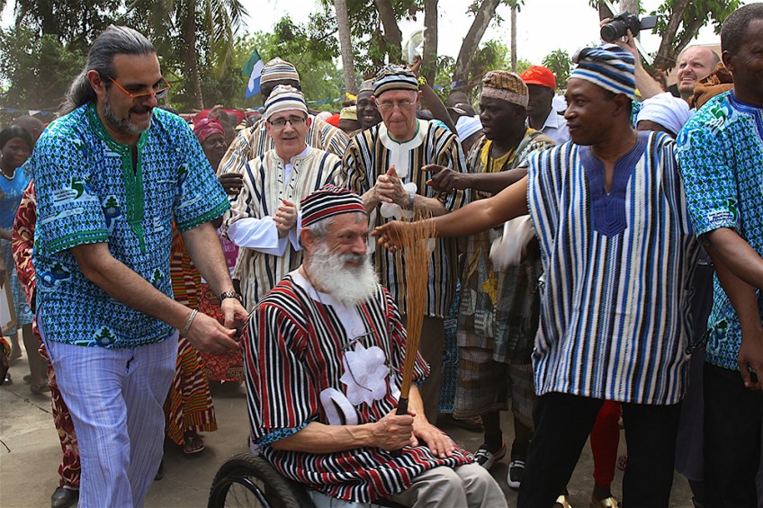 Ceremonia de entronización por vía tradicional
