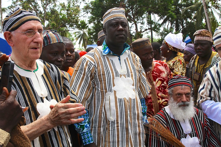 Ceremonia de entronización por vía tradicional