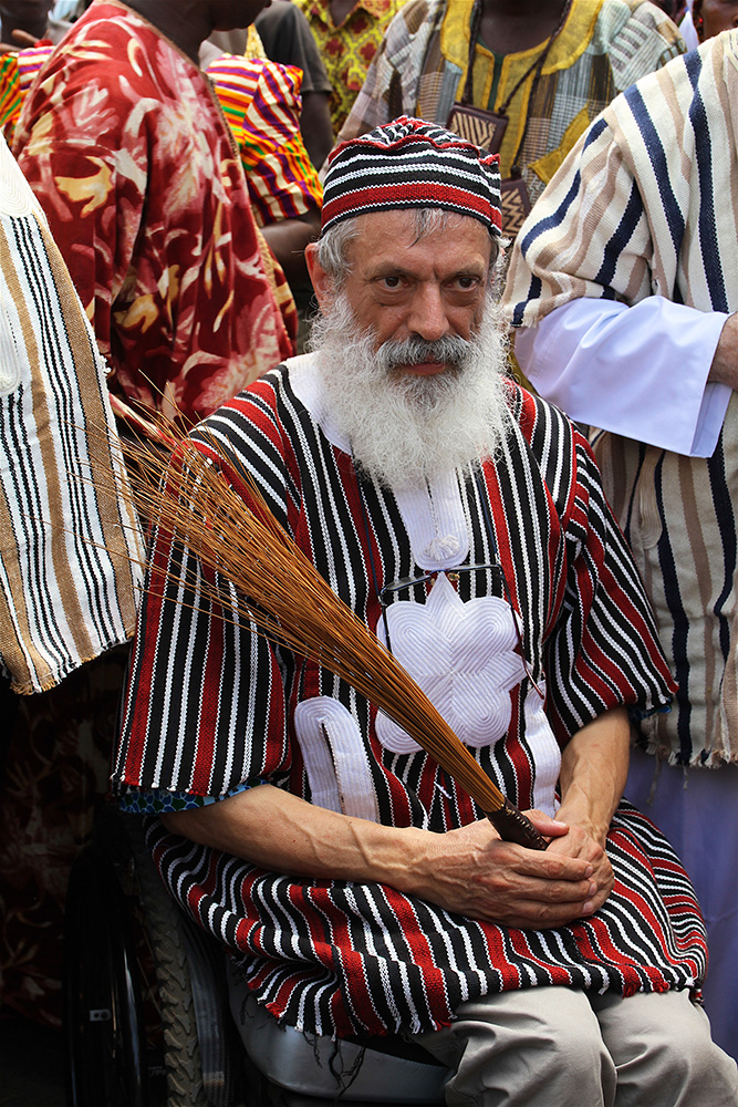 Ceremonia de entronización por vía tradicional