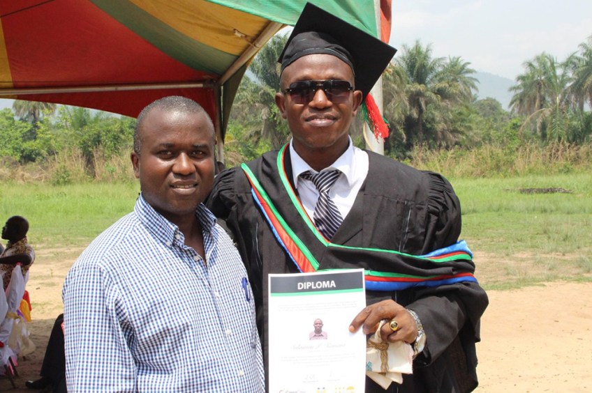 Br. Michael Koroma, Director del Hospital de Mabesseneh y Sulaiman P. Kamara