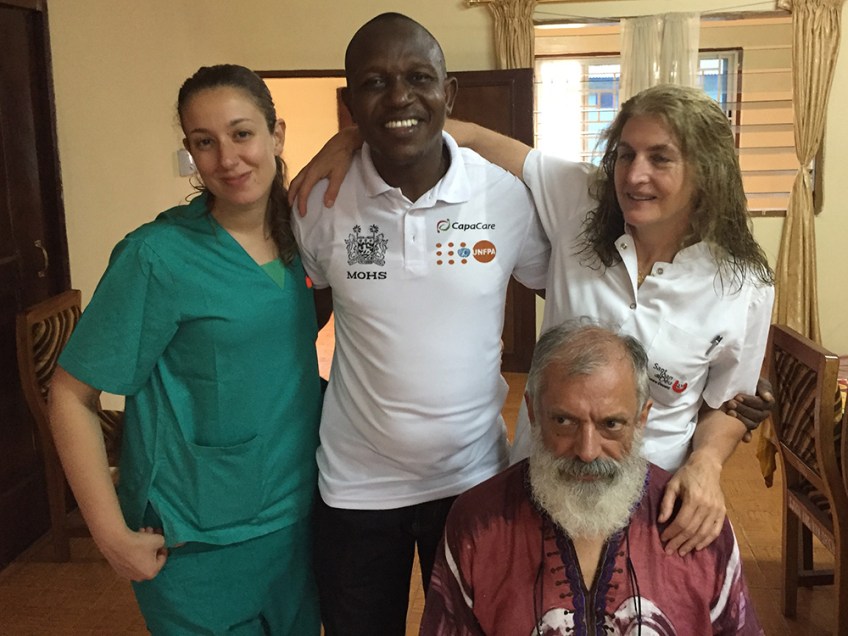 Graduación de Sulaiman P. Kamara.