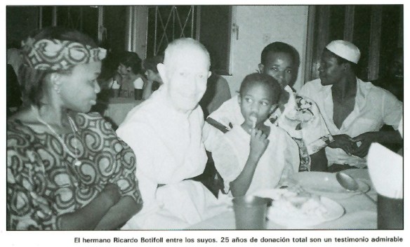 El Hno. Ricardo Botifoll entre los suyos.