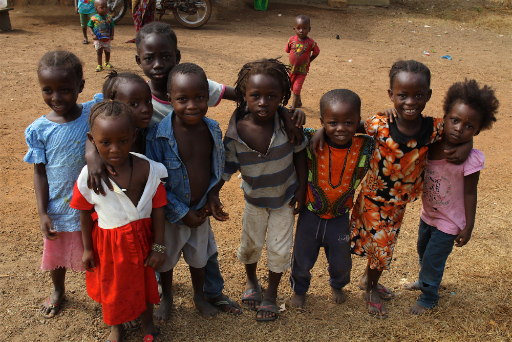 Niños y niñas del entorno del hospital