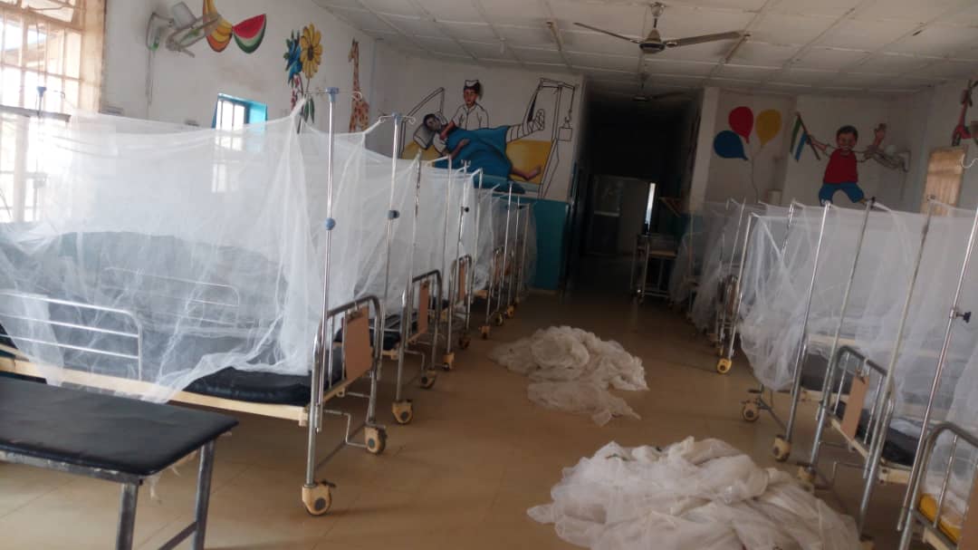 Sierra Leona, hospitales vacíos