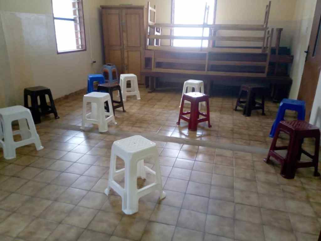 Preparativos en el Sanit John Catholic Hospital de Mabesseneh ante la posible escalada de la pandemia por Covid-19