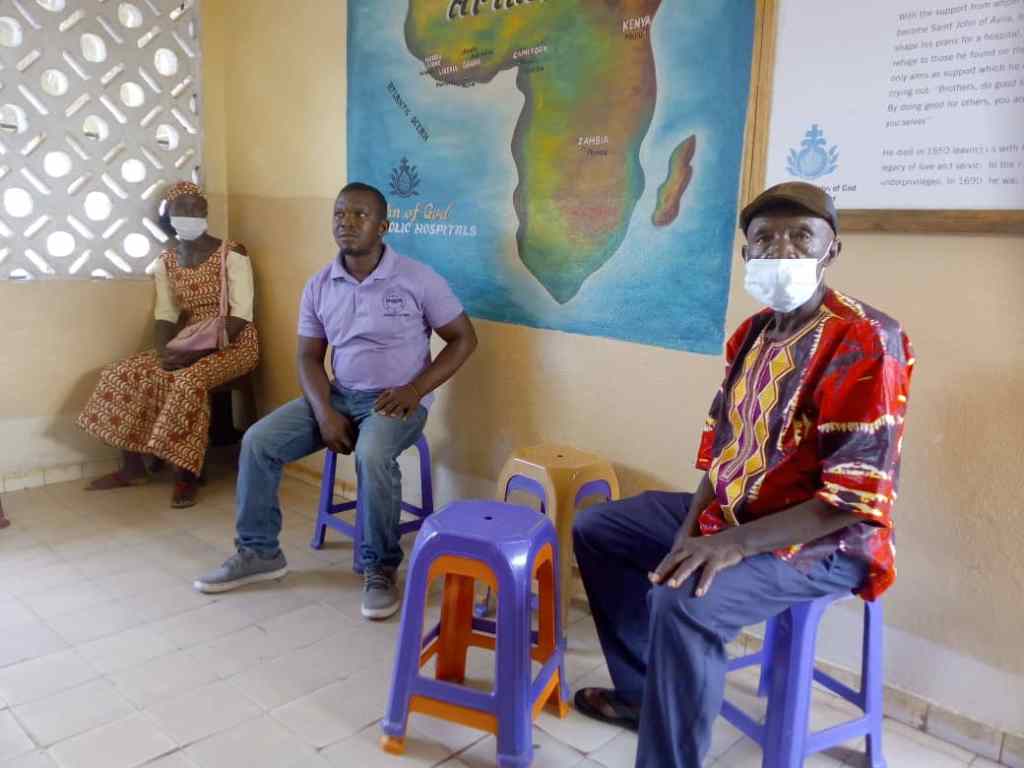 Preparativos en el Sanit John Catholic Hospital de Mabesseneh ante la posible escalada de la pandemia por Covid-19