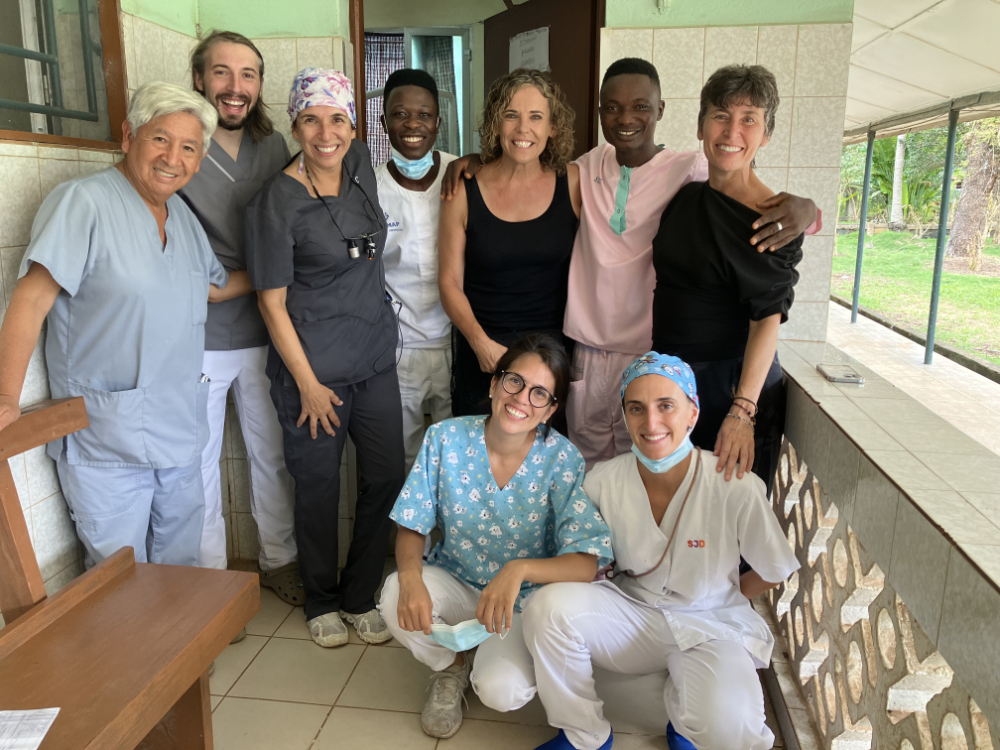 En la entrada de la consulta odontológica del Hospital